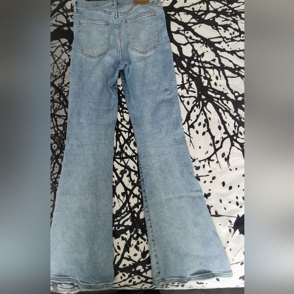Aritzia Denim Forum "The Bettie" High Rise Flare 28 - Picture 10 of 11
